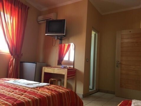 Территория Galery Hotel (ex. Gallery Hotel & Apartment ) 3*